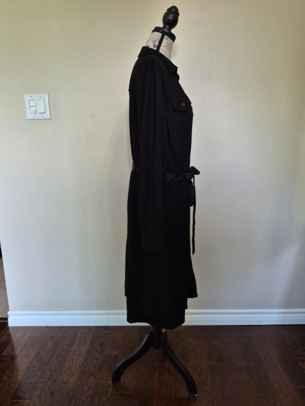 Collared Dress - Picture 4 of 10